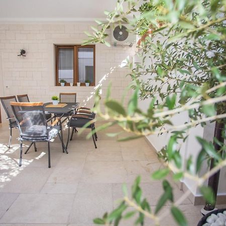 Holiday Home Camellia Poreč Eksteriør bilde