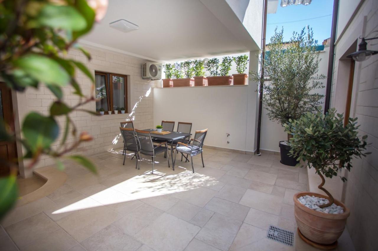 Holiday Home Camellia Poreč Eksteriør bilde